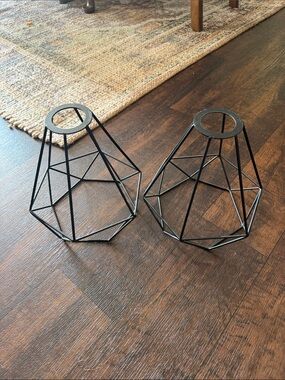 Black Geometric Metal pendant “shades”